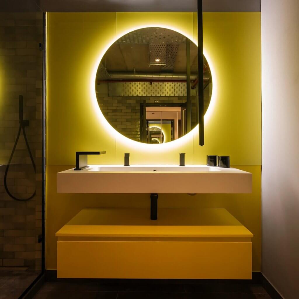 The Yellow-Backed Ensuite